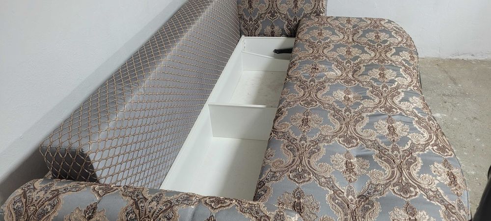 Диван в хорошем состоянии