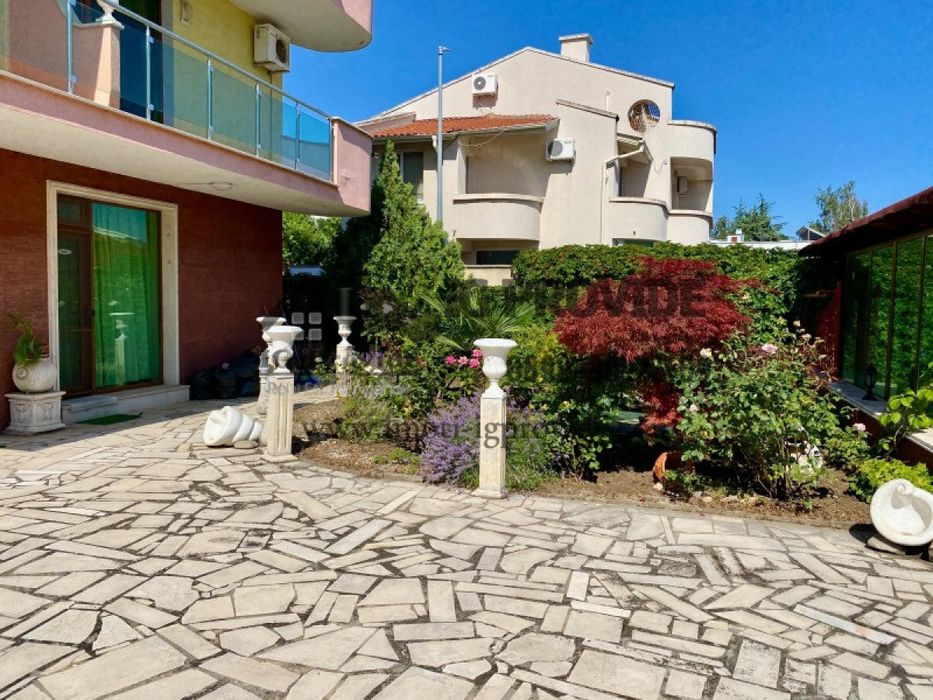 Продава се Тристаен апартамент в Свети Влас - 84 кв.м за 1071 €/кв.м - Снимка #15