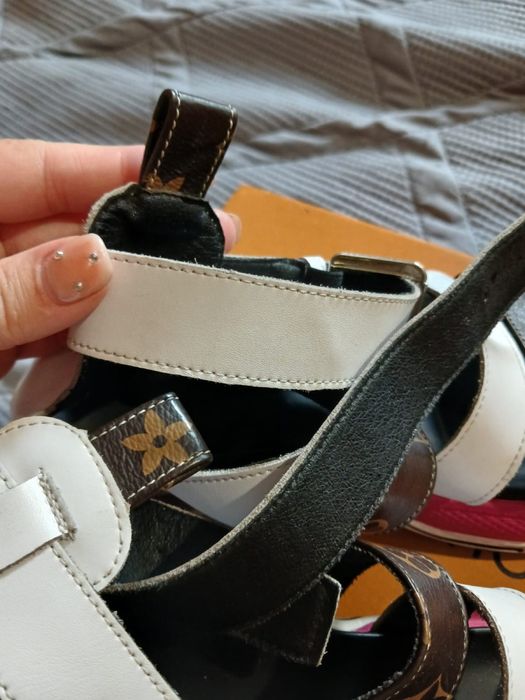 Продам Сандалик LV