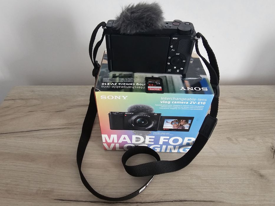 Pachet Complet Vlog & Streaming – Sony Alpha ZV-E10 + Obiectiv 16-50mm și Accesorii Premium (Gata de utilizare)