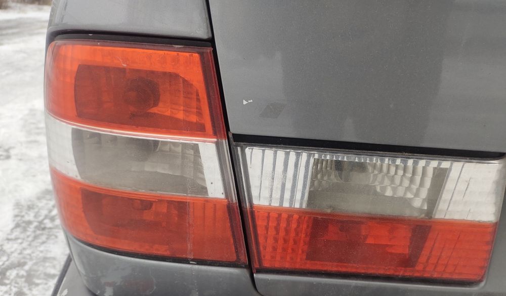 Задние фонари на БМВ 520 е34