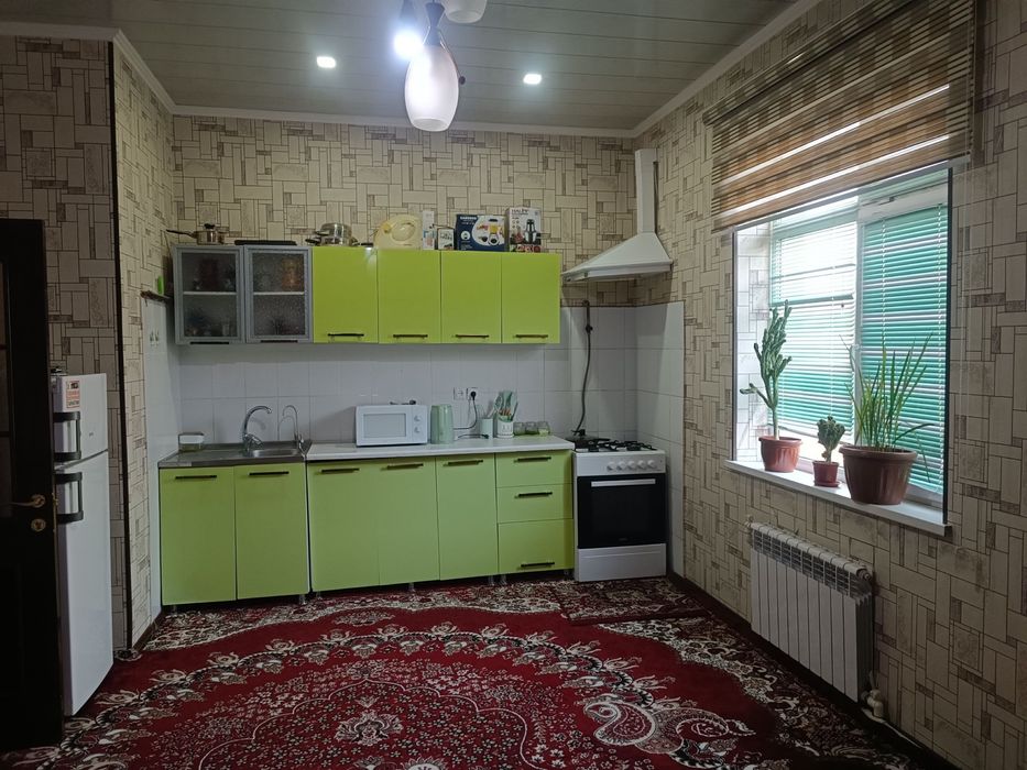 Ijaraga beriladi. Cho’tqara katejdan. 4 xonali, 2 ta sanuzel.