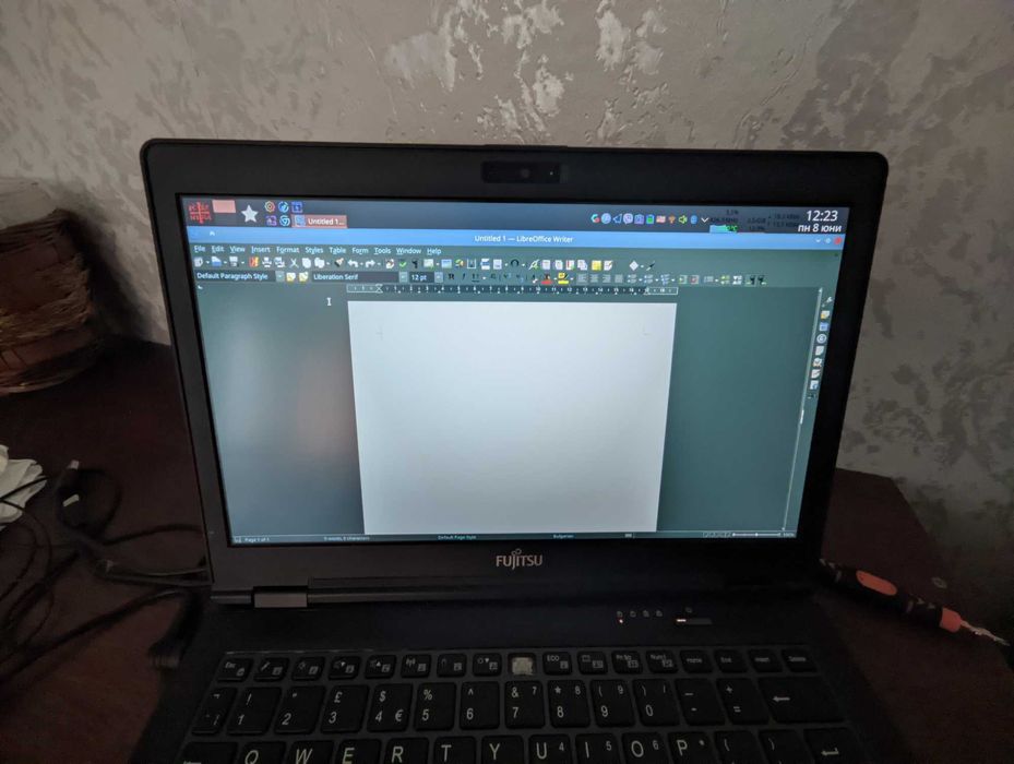 Лаптоп Fujitsu U727 i5-6200u 4gb RAM без диск