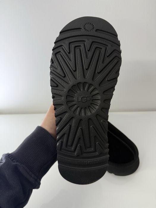 UGG Tazz Black noi
