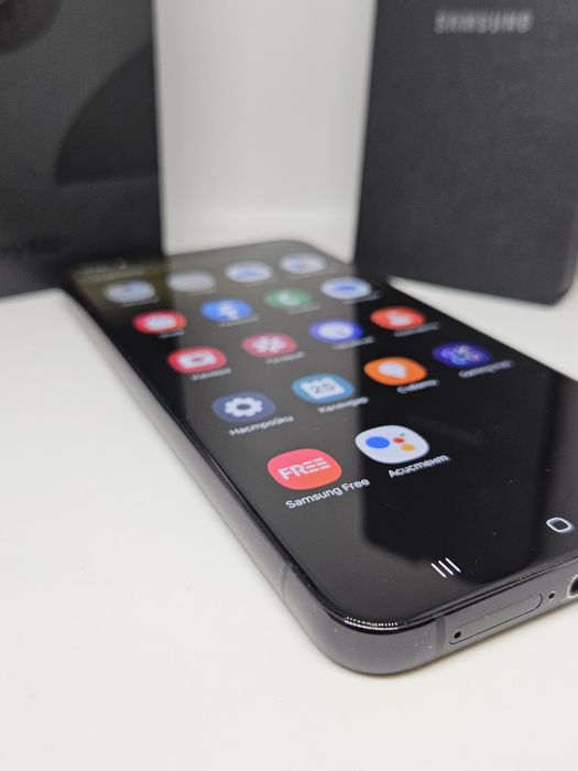 Samsung Galaxy S22+ (Plus) 128Gb/8Ram Black