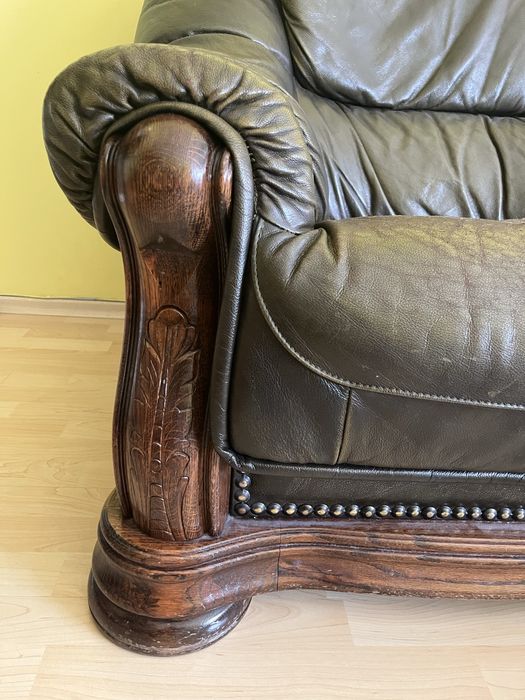 Кажен диван,с масивна дървена основа