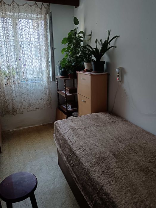 Apartament cu trei camere de vanzare zona Poienelor Astra