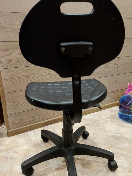 Стол от полиуретан