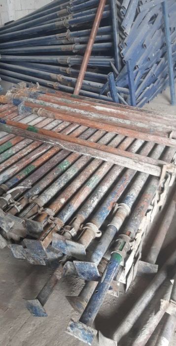 Стройтельный домкрат