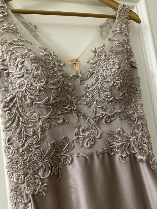 Красивое, вечернее платье