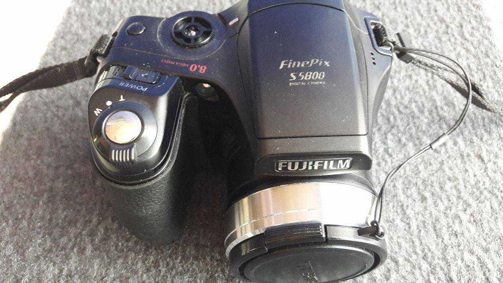 Aparat foto FUJI FinePix S5800 - 8 Mp