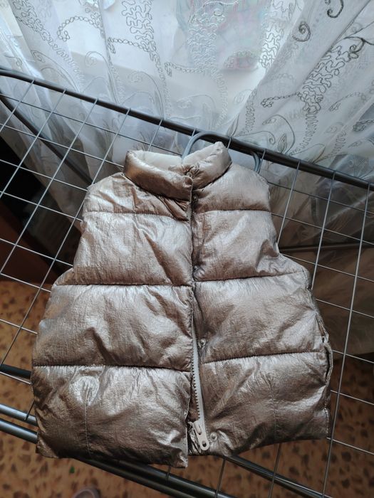 Продам желетку на девочку