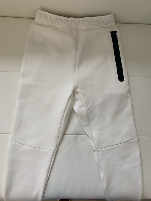Pantaloni Nike Tech Promotie