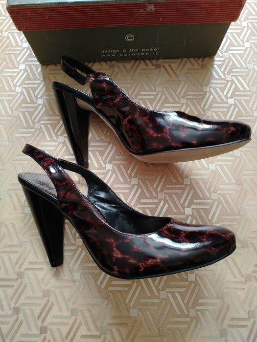 Продам новую обувь