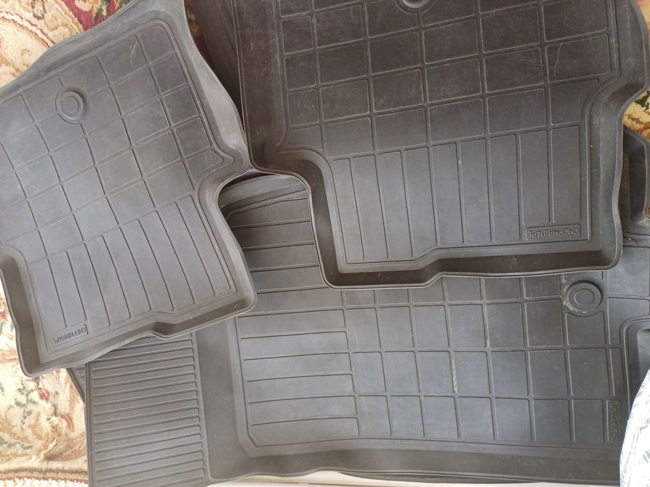 Полики коврики продается