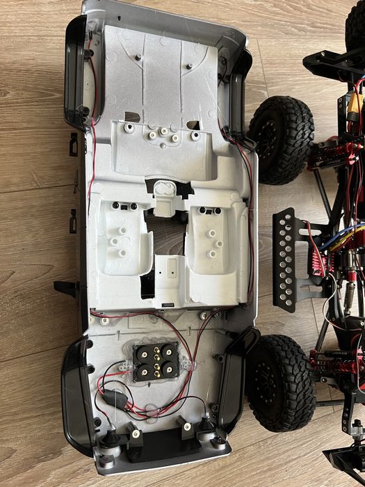 Crawler RC 1:10 metal