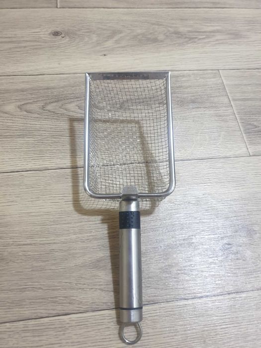 Металлический совок для кошачьего туалета