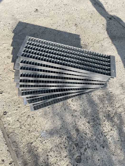 Trepte zincate galvanizate