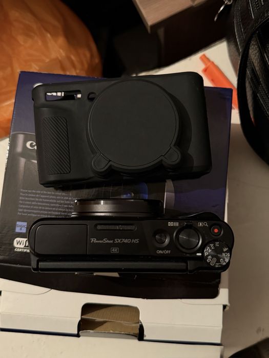 Продам Canon SX740HS