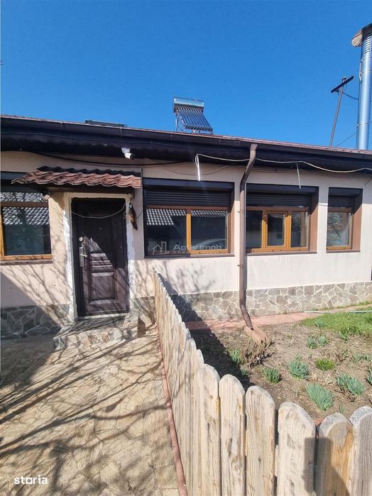 Casa-vila si teren in Nanov