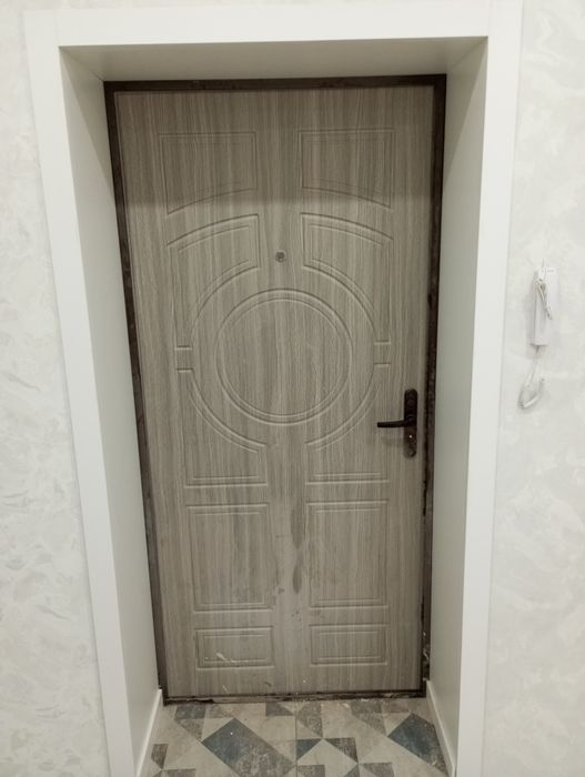 Установка межкомнатных дверей