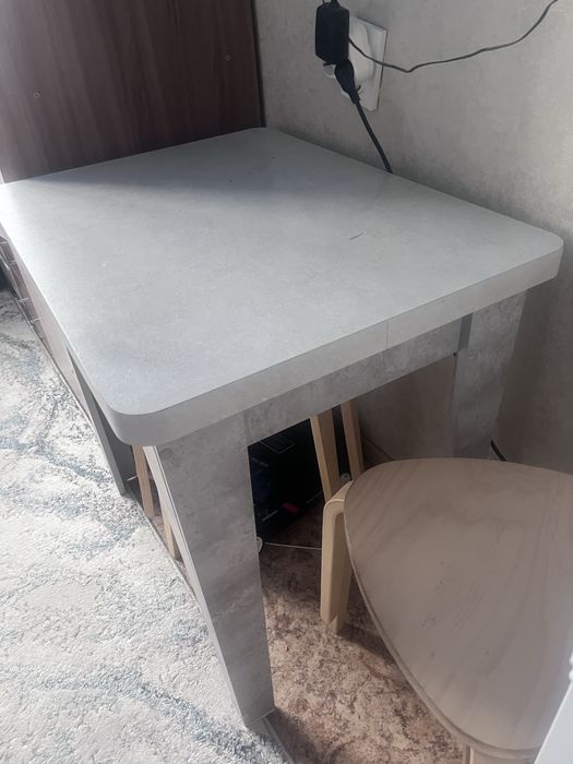 Продам стол в хорошем состоянии