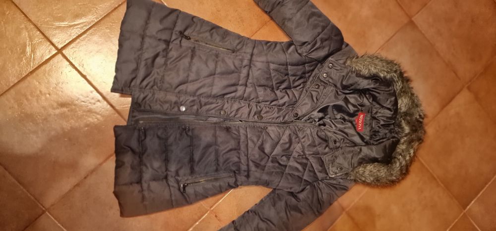 Haină de iarna cu glugă