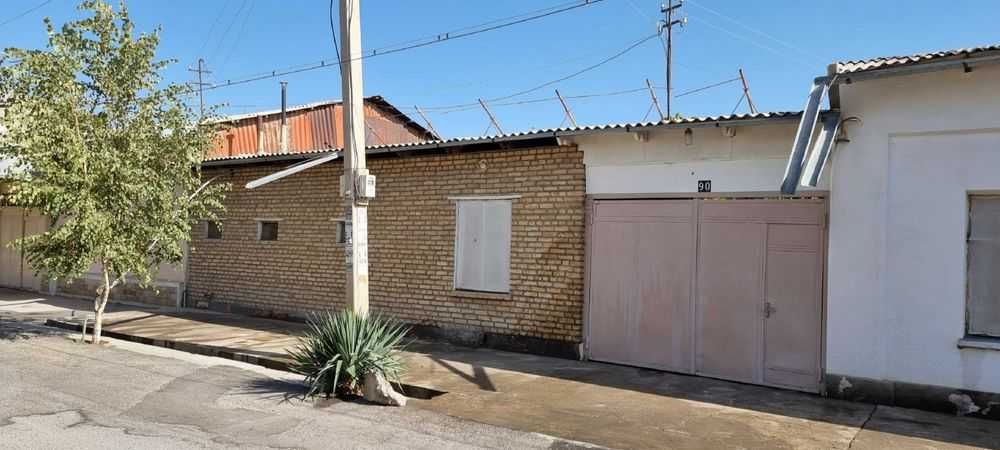 Продаётся дом в центре города, по улице Льва Толстого