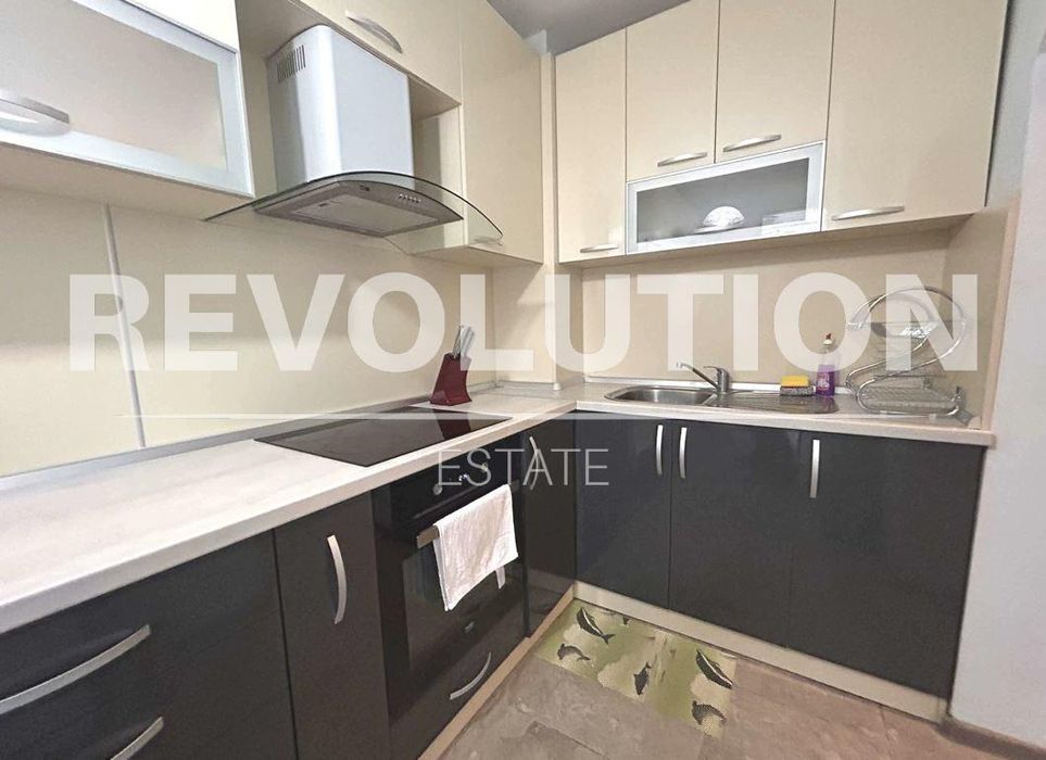 Тристаен апартамент  в гр.Варна, Център!