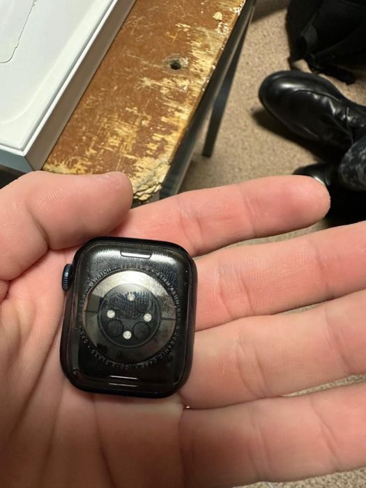 Продам Apple Watch 9 41mm