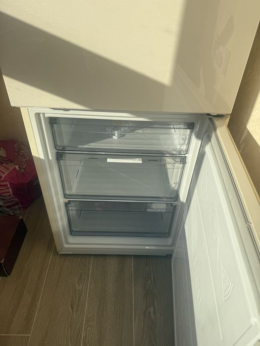 Продам холодильник новый