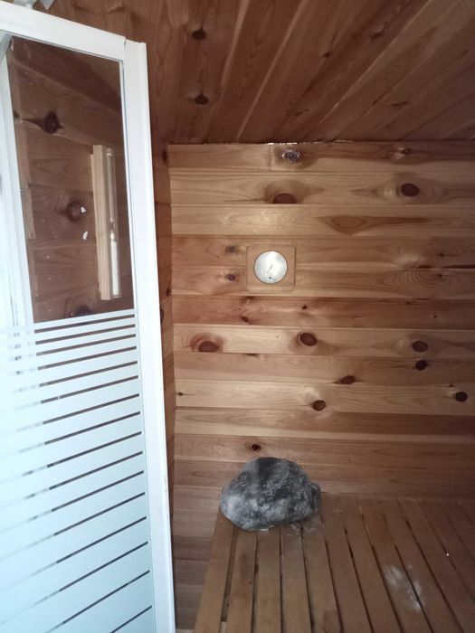 Vand sauna de exterior incalzit electric sau cu lemne marime optima