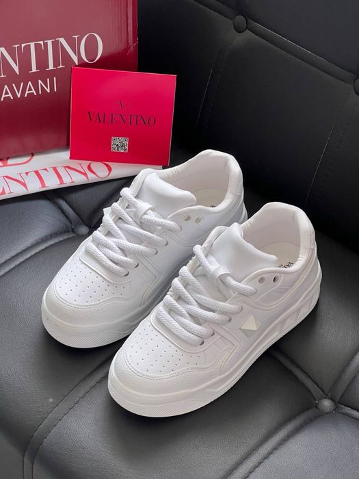 Adidasi Valentino noi !!! Marimi 36/40 !!!