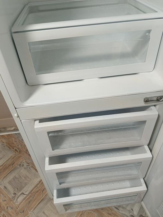 Продам холодильник