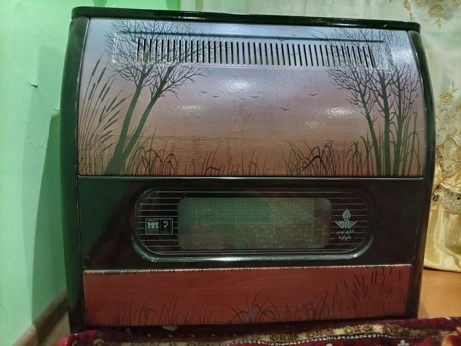 Срочно продаётся мебель иранский печка в хорошем состоянии