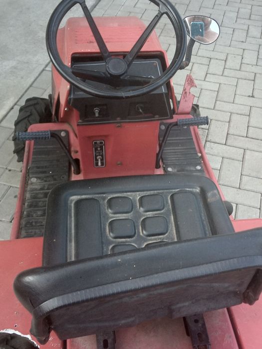 Tractoraș agricol
