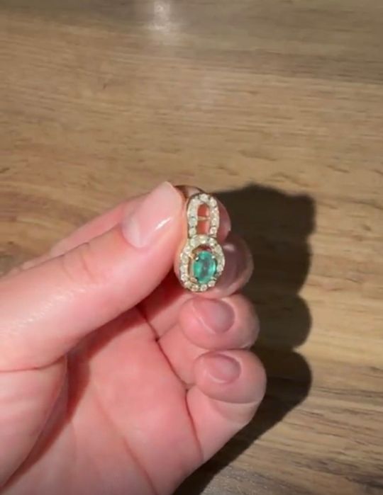 Серьги с изумрудом бриллиантами