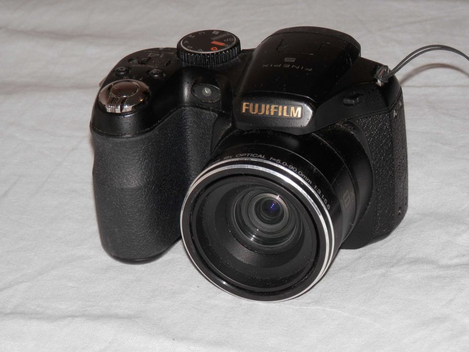 FUJIFILM finepix S 2800 HD