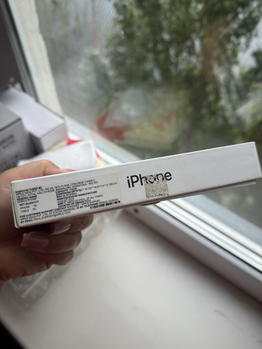 Продам Iphone 13.