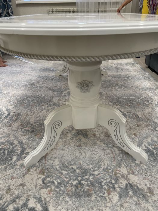 Продам новый деревянный стол