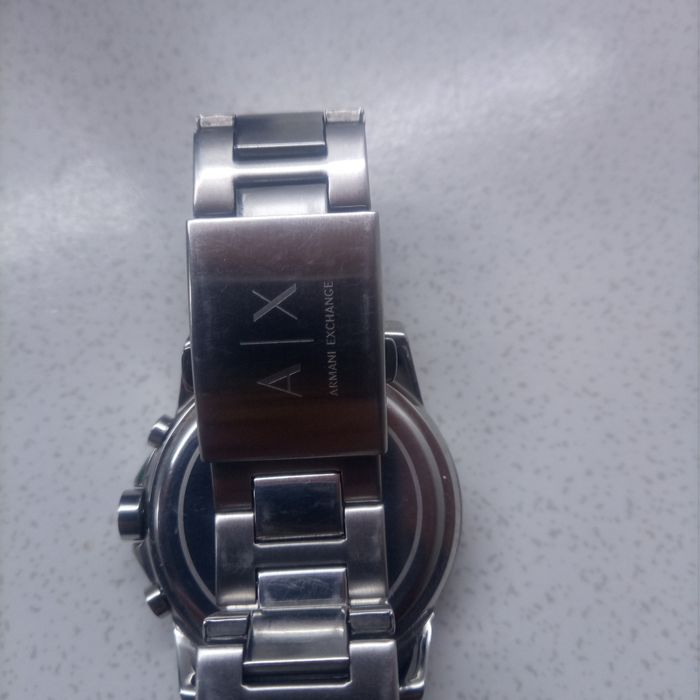 Продам часы мужские наручные.