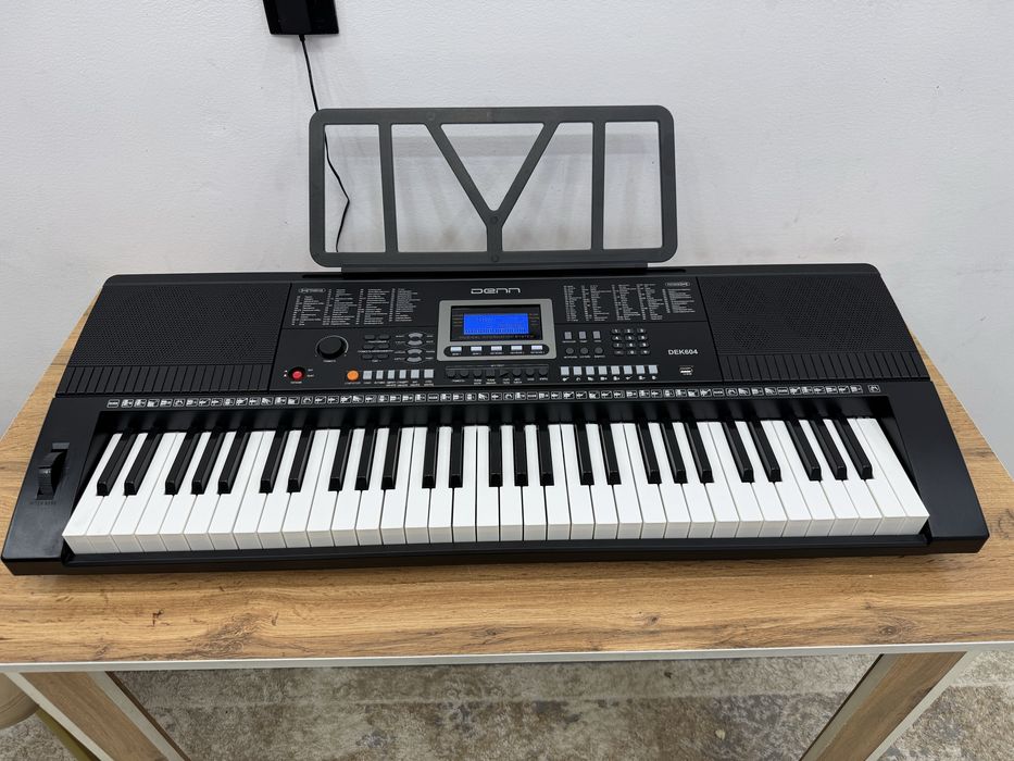 Продаю синтезатор