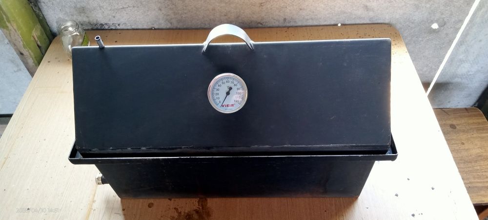 Продам домашнию коптильню.