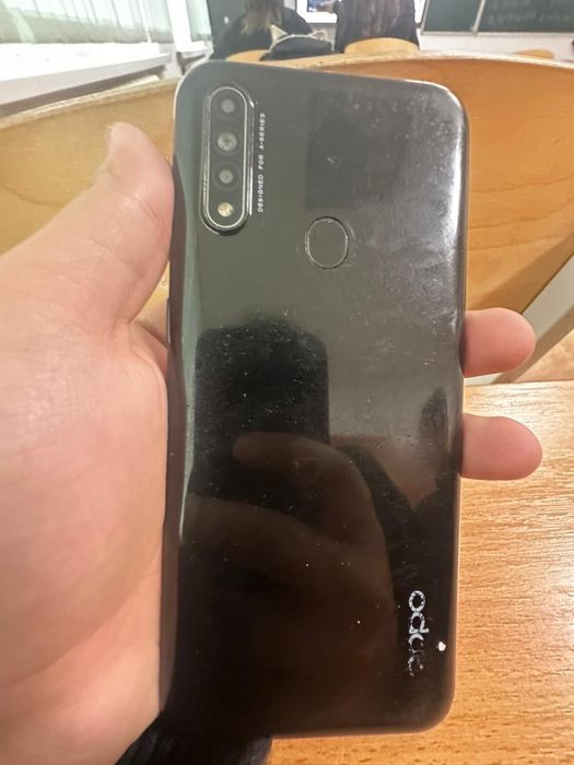 Продам телефон срочно