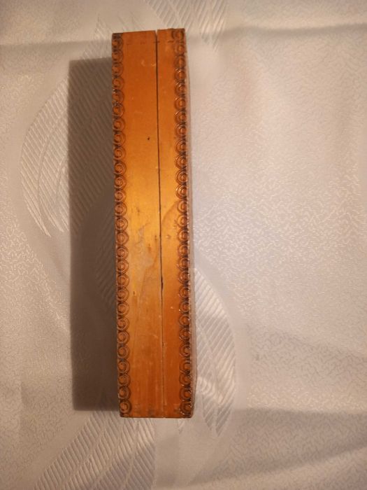 Стара дървена кутия за моливи