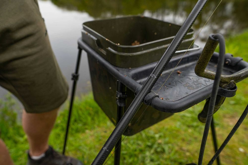 Стойка за кофа AVID CARP Bait Station Kit