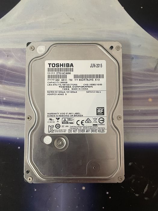 Vând hard disk (HDD) TOSHIBA de 500gb in stare foarte buna de functionare