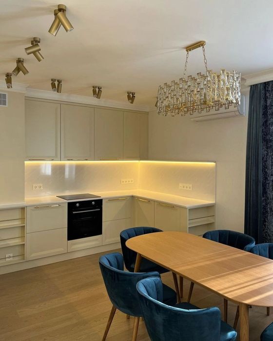 Столешници на заказ с искуственного и полуискуственного камня.