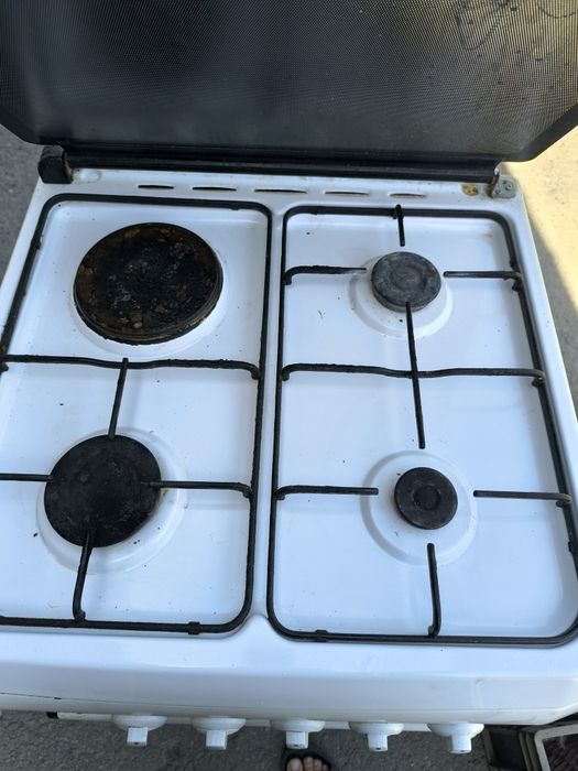 Продам газ плиту.