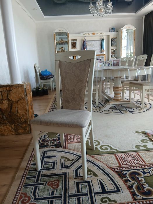 Стулья из натурального дерева